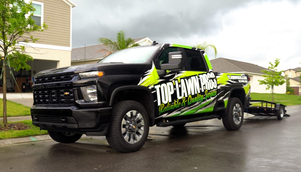Lawn Care Riverview Florida Top Lawn Pros Truck 1