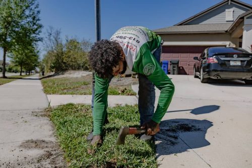 lawn-services-Riverview-FL-1-27-22-10-28-24-p.m