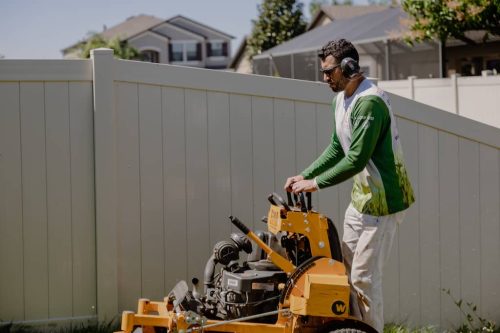 lawn-services-Riverview-FL-1-28-22-12-25-51-a.m