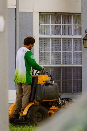 professional-lawn-services-riverview-fl